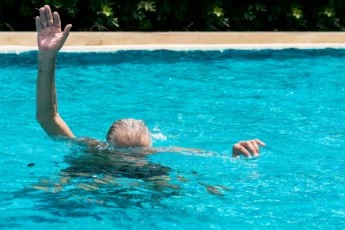 pool-accidend
